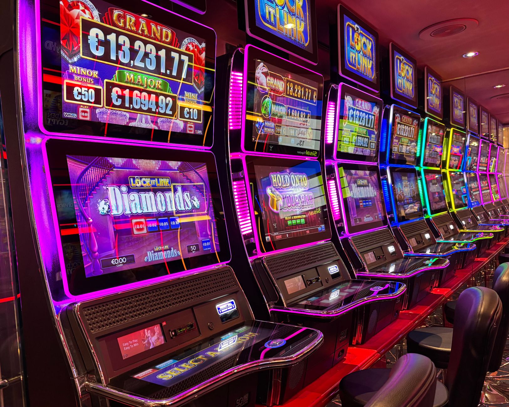 Spielauswahl mit Spielautomaten, Live-Casino und Jackpot-Anzeige